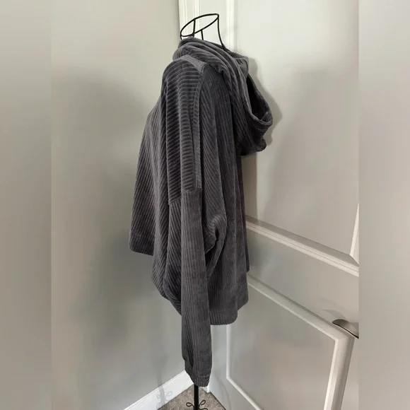 NWT Aerie Groove-On Velour Hoodie in Size Large - Picture 6 of 8